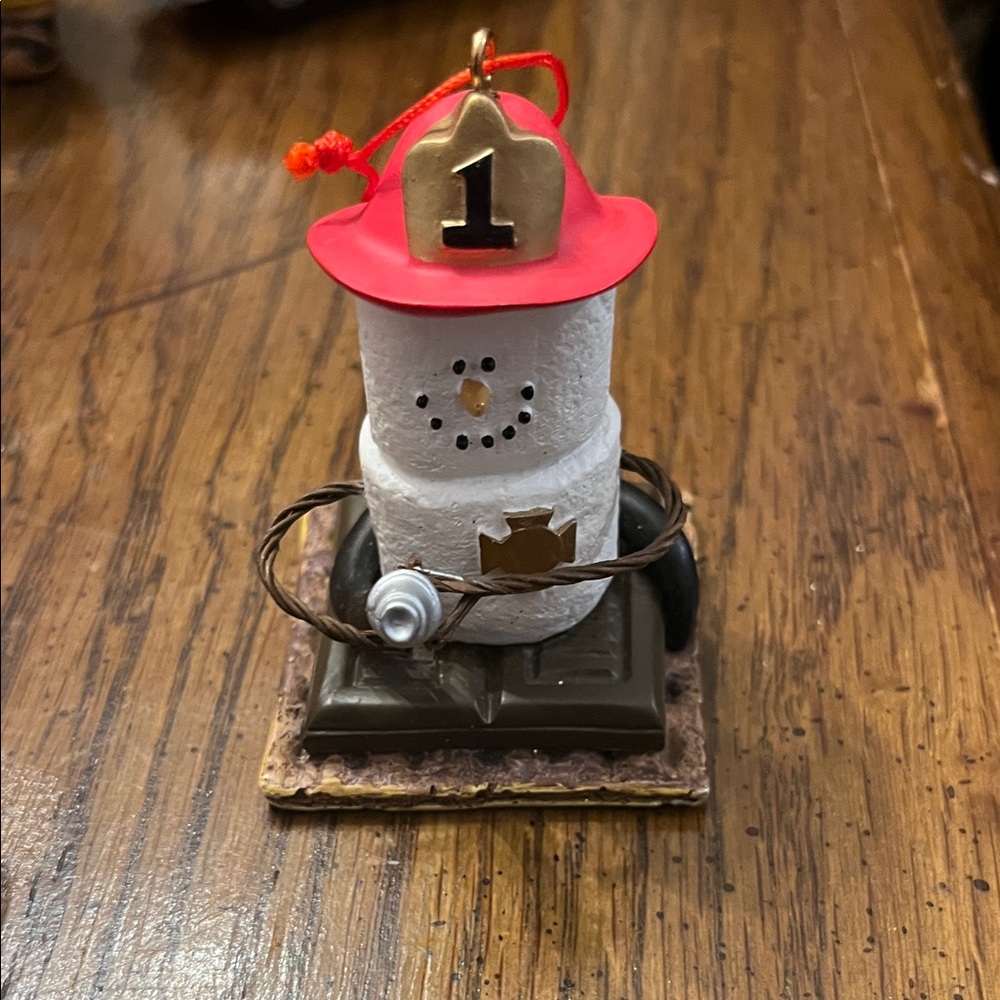 Collection‎ of Firefighter themed ornaments - Picture 5 of 9